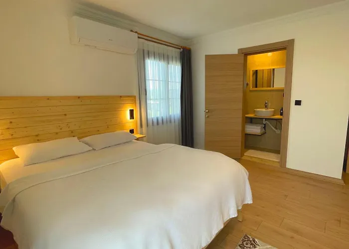 Airport Alibaba House *