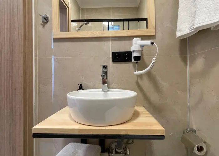 Airport Alibaba House