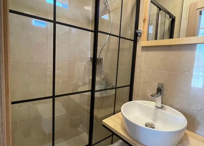 Airport Alibaba House Otel