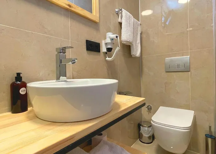 Airport Alibaba House Otel