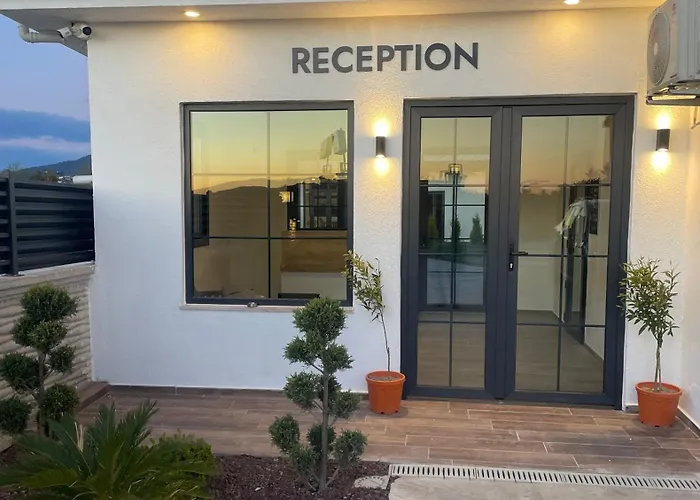 Airport Alibaba House