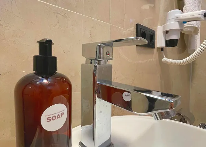 מלון Airport Alibaba *